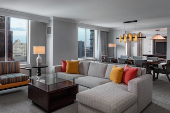 Premier Room, 1 King Bed with Sofa bed (Vice Presidential Suite)