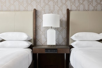 Standard Room, 2 Double Beds, Accessible Bathtub (Mobility/Hearing Accessible, Tub)
