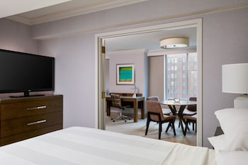 Suite, 1 Bedroom, Executive Level (Mobility Accessible,Tub,Marquis Suite)
