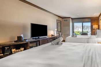 Standard Room, 2 Queen Beds, Accessible, Non Smoking
