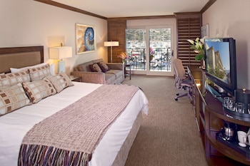 Standard Room, 1 King Bed, Non Smoking, Refrigerator & Microwave