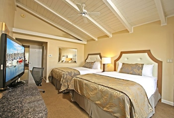 Standard Room, 2 Queen Beds, Refrigerator, Marina View