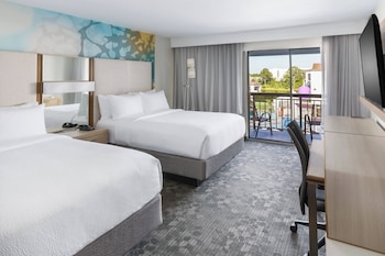 Room, 2 Queen Beds, Pool View (Patio)