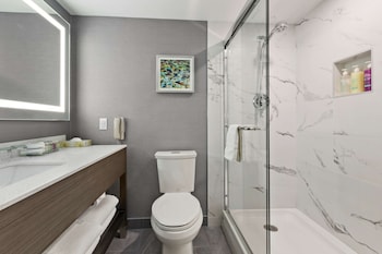 Elite Room, 2 Queen Beds, Non Smoking, Refrigerator & Microwave