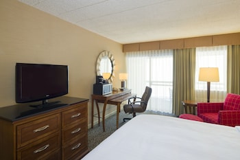 Club Room, 1 King Bed, Balcony