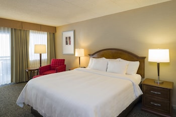 Club Room, 1 King Bed, Balcony