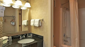 Room, 2 Queen Beds, Accessible, Non Smoking