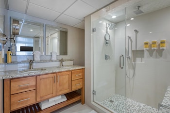 Suite, 1 King Bed, Hot Tub, City View
