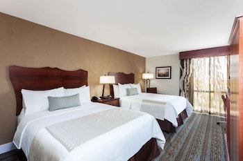 Room, 2 Queen Beds, Non Smoking