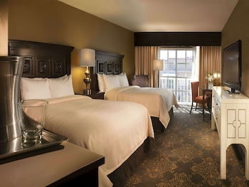 Deluxe Room, 2 Double Beds, Allergy Friendly, Pool View