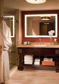 Deluxe Room, 2 Double Beds