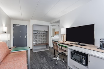 Suite, 2 Queen Beds, Accessible (Communications)