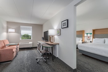 Suite, 2 Queen Beds, Accessible (Communications)