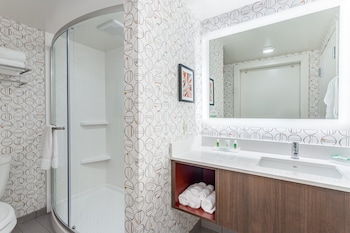 Premium Room, 1 King Bed, Accessible (Communications)