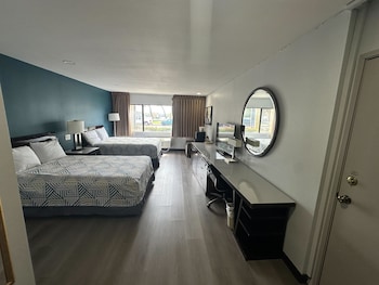 2 Double Beds, Accessible
