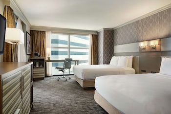 2 QUEEN BEDS WITH BALCONY