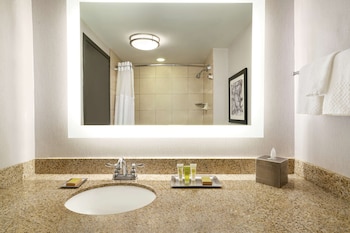 1 KING BED JUNIOR SUITE