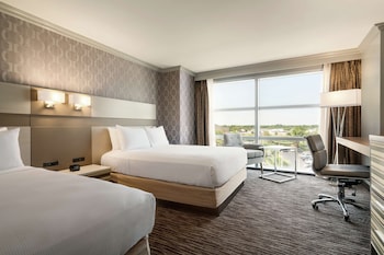 Room, 2 Queen Beds, Accessible, Bathtub (Mobility & Hearing)