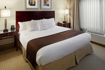 Suite, One King Bed, Non-Smoking