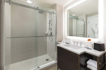 Superior Room, 1 King Bed, City View (Hearing Accessible)