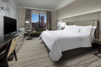 Traditional Room, 2 Queen Beds (Mobility/Hearing Accessible, Tub)