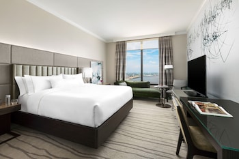 Premium Room, 1 King Bed, River View