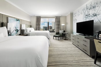 Traditional Room, 2 Queen Beds (Mobility/Hearing Accessible, Tub)