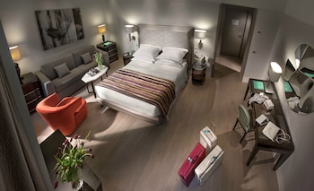 Executive Double Room with Steam Bath, Whirlpool Tub, and Wellness Area Access