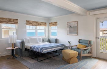 Suite, 1 King Bed with Sofa bed, Accessible (Ocean View)