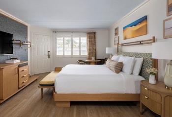 Suite, 1 King Bed with Sofa bed, Accessible (Ocean View)