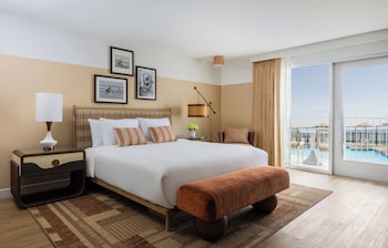 Deluxe Room, 1 King Bed, Accessible (Ocean View)