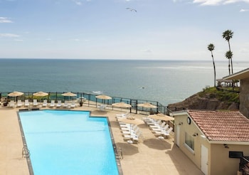 Deluxe Room, 1 King Bed (Ocean View Pet-Friendly)