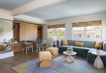 Suite, 1 King Bed with Sofa bed, Accessible (Ocean View)