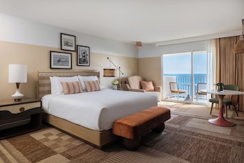 Premium Room, 1 King Bed with Sofa bed (Oceanfront)