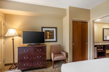 Suite, 3 Twin Beds, Accessible, Patio (with Sofabed)