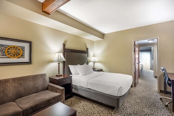 Suite, 3 Twin Beds, Accessible, Patio (with Sofabed)