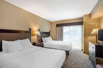 Suite, 3 Twin Beds, Accessible, Patio (with Sofabed)