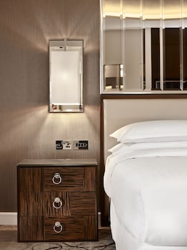 Deluxe Room, 1 King Bed