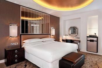 Club Room, 1 Queen Bed