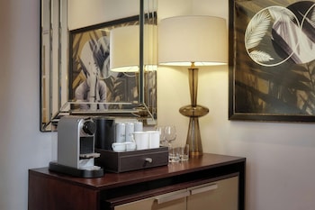 Deluxe Room, 1 Queen Bed