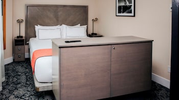 Executive Parker Suite
