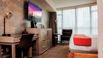 Deluxe Room, 1 King Bed