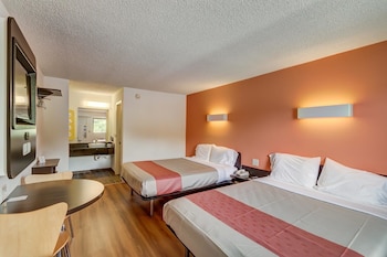 Deluxe Room, 2 Queen Beds, Non Smoking, Refrigerator & Microwave