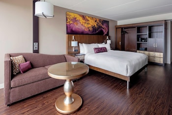 Room, 1 King Bed, City View