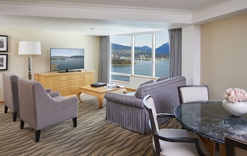 Suite, 1 King Bed, Harbor View