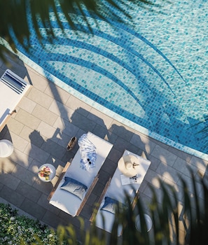 Suite, 1 King Bed, Ocean View (Corner)