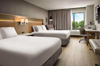 Room, 2 Queen Beds, Non Smoking