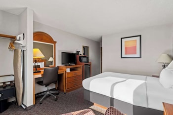 Standard Room, 1 Queen Bed, Non Smoking