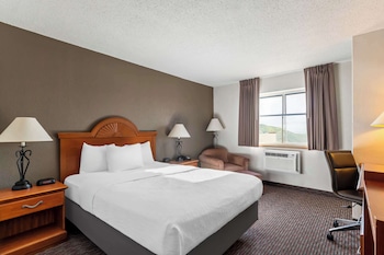 Standard Room, 1 Queen Bed, Non Smoking