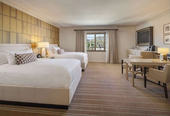 Room, 2 Queen Beds (Valley Wing Poolside Firepit Queen)
